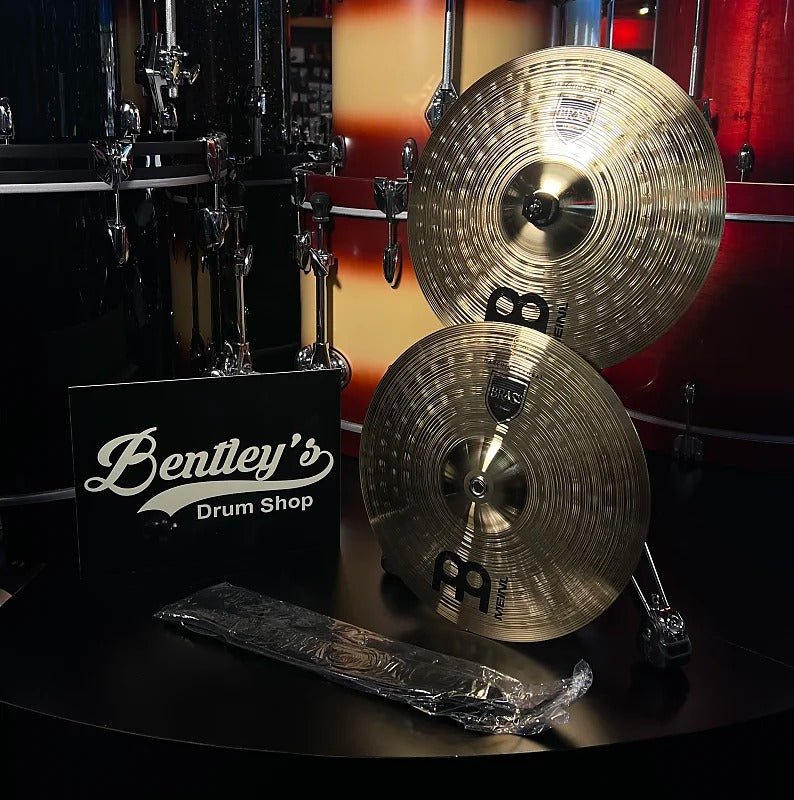 Par de platillos de marcha Meinl MA-BR-13M de 13" para estudiantes, de latón, medianos, con almohadillas y correas